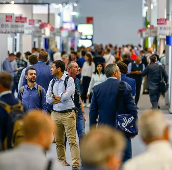 Besucher auf der ACHEMA